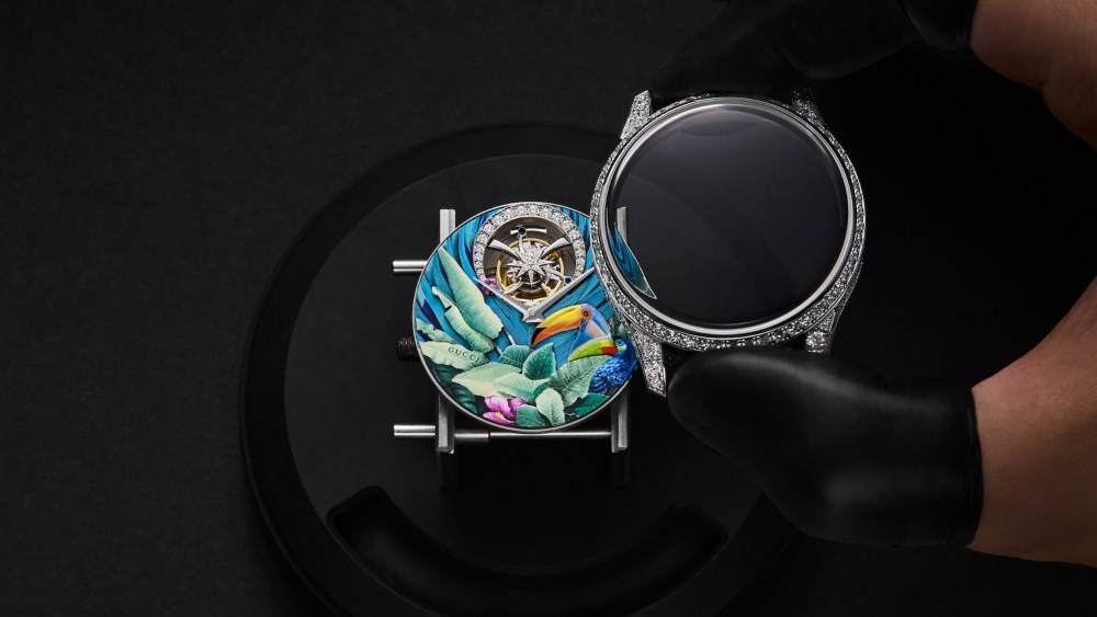 The making of Gucci G-Timeless Métiers d’Art watch with featherwork.