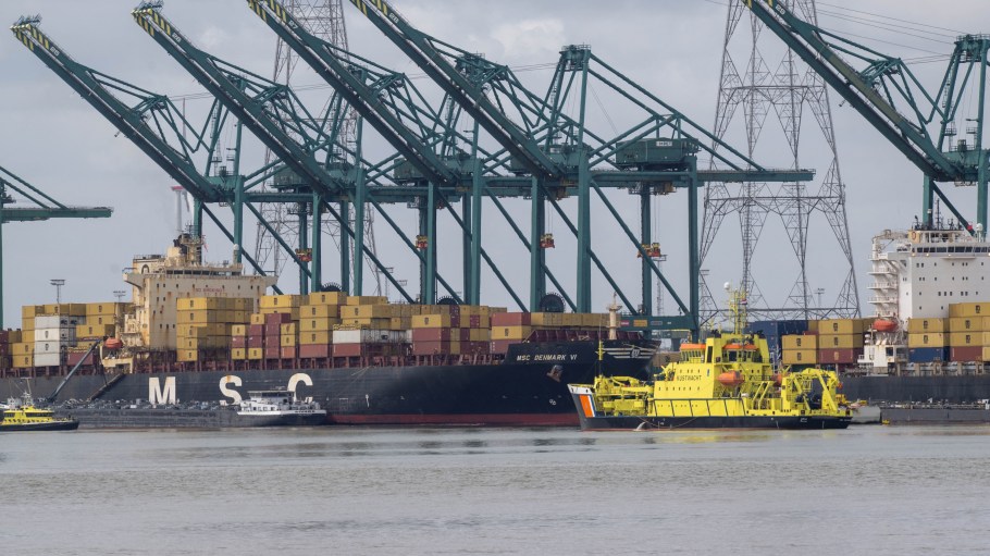 A Dutch coast guard ship is seen on site as maritime traffic is on hold in the Port of Antwerp after an accidental oil spill on Thursday evening during a refueling operation of a ship at the Deurganck Basin which is one of the main terminal in the left part of the river Schelt (Schelde - Escaut), Friday 10 April 2026. Cleanup operations are underway. BELGA PHOTO JONAS ROOSENS (Photo by JONAS ROOSENS / BELGA MAG / Belga via AFP)