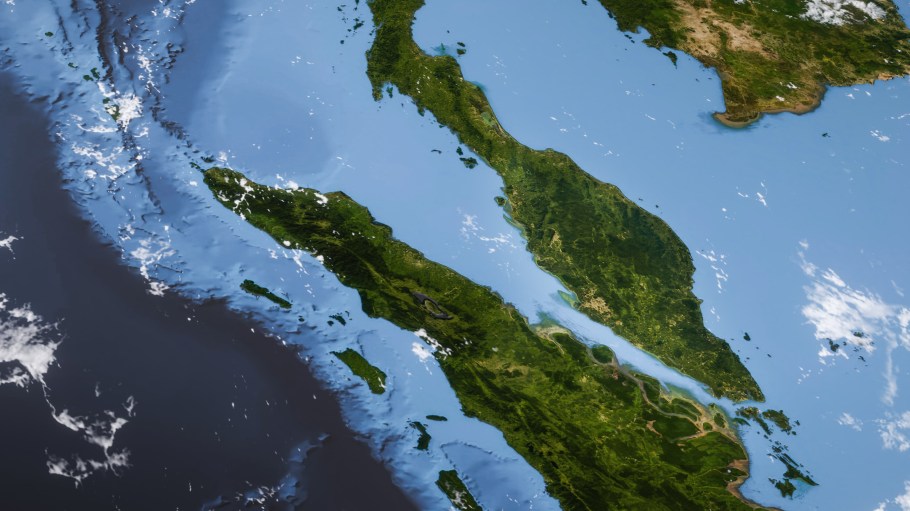 Indonesia reaffirmed a commitment to free maritime navigation under international law after its finance minister’s remarks raised alarms across global shipping networks.