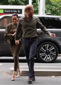 MELBOURNE, AUSTRALIA - APRIL 14: Prince Harry, Duke of Sussex and Meghan, Duchess of Sussex arrive at the Australian National Veterans Arts Museum (Anvam) in Southbank on April 14, 2026 in Melbourne, Australia. Meghan and Prince Harry, Duke of Sussex are on a four-day visit to Australia, with engagements across Melbourne, Canberra and Sydney. (Photo by Jonathan Brady-Pool/Getty Images)