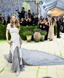 Hunter Schafer at The 2026 Met Gala Celebrating "Costume Art" held at The Metropolitan Museum of Art on May 04, 2026 in New York, New York.