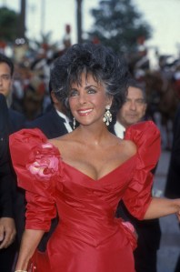CANNES, FRANCE - 13 MAI: Elizabeth Taylor au Festival de Cannes le 13 mai 1987 à Cannes, France. (Photo by Pool DUCLOS/PELLETIER/Gamma-Rapho via Getty Images)