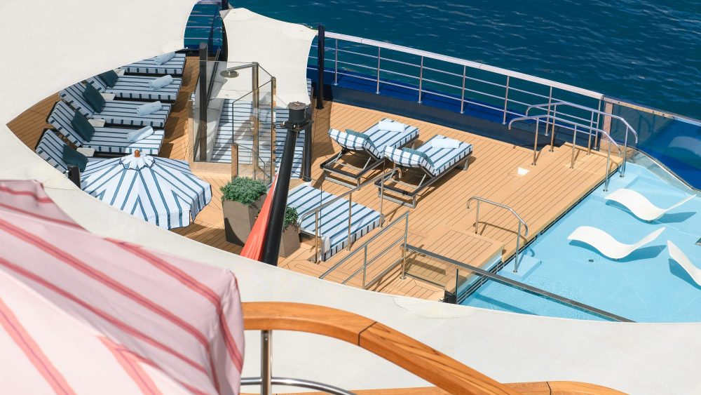Ginori 1735 and the The Ritz-Carlton Yacht Collection teamed up for the Ginori Terrace aboard the collections first yacht, Evrima.