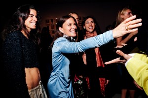 Leandra Medine and Sarah Harrelson